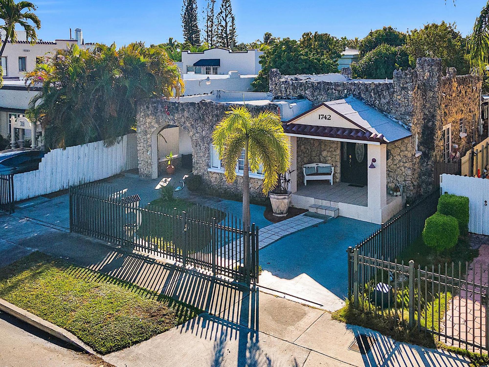 Private Room In Little Havana Miami Exterior photo