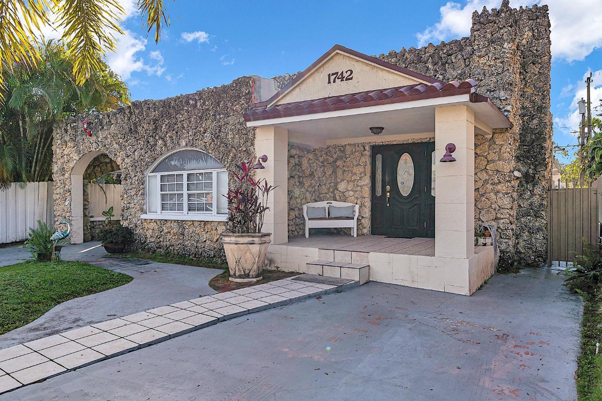 Private Room In Little Havana Miami Exterior photo
