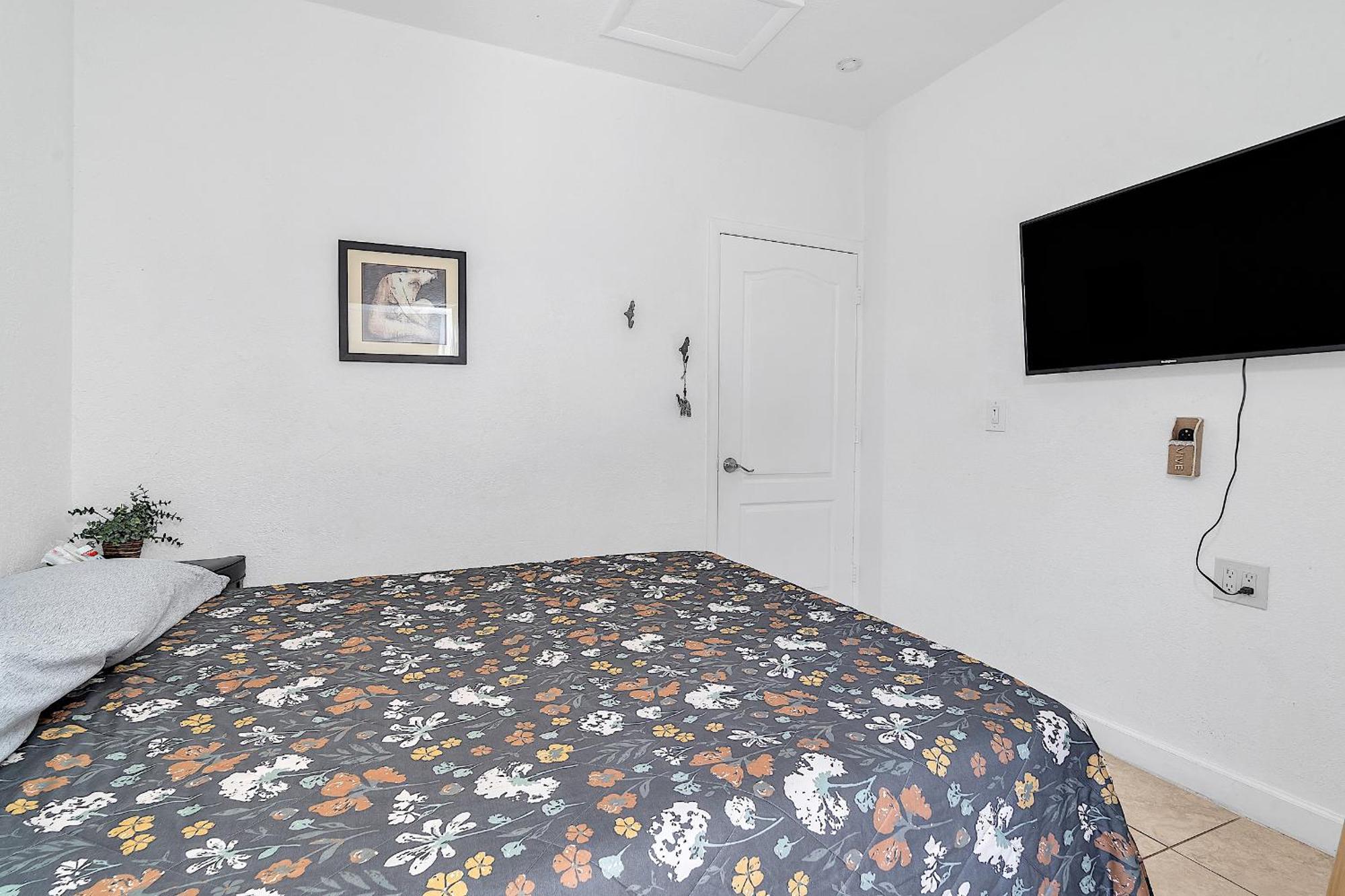Private Room In Little Havana Miami Exterior photo